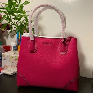 Michael Kors Mercer Corner Studio pink crossbody